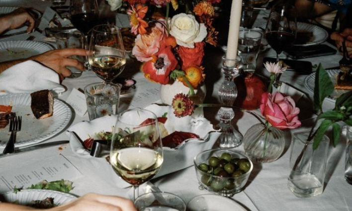 The Art of Scent-Scaping: How to Use Candles to Set the Mood for Your Dinner Party
