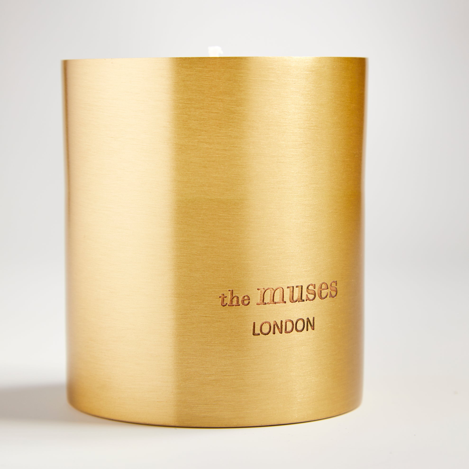 Kickback scented 100% natural wax candle 220g in pure brass container